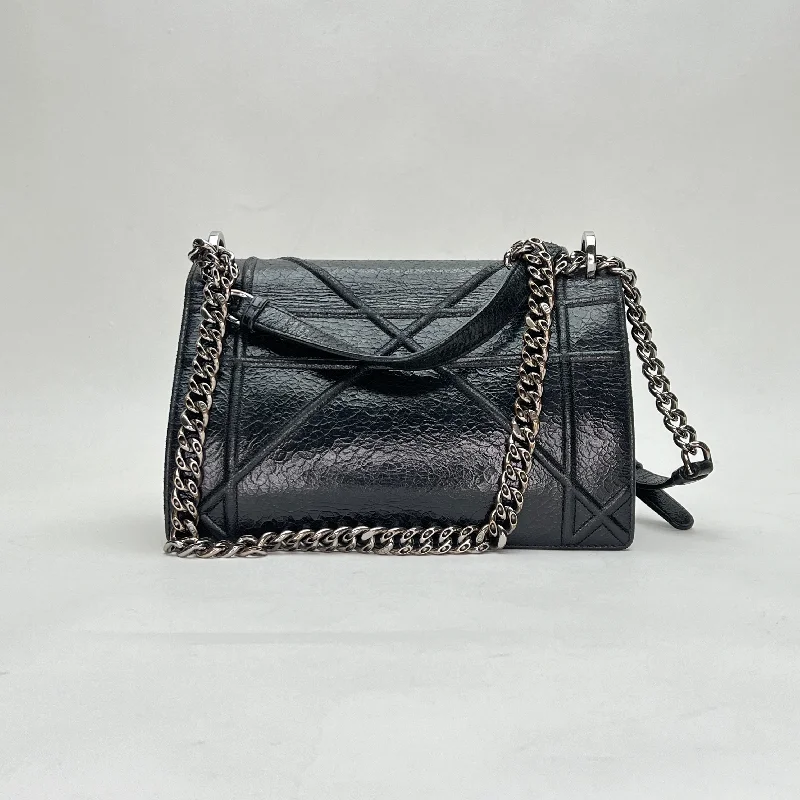 Diorama Medium Black Shoulder Bag in Distressed Leather, Silver hardware