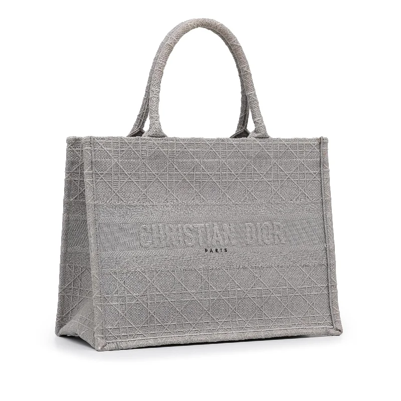 Dior Medium Cannage Embroidered Book Tote (8YiPXv)